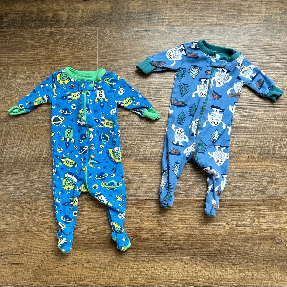 The Children’s Place Footie Pajama One Piece Lot Newborn Up to 7 lbs Boy Unisex - Picture 1 of 6
